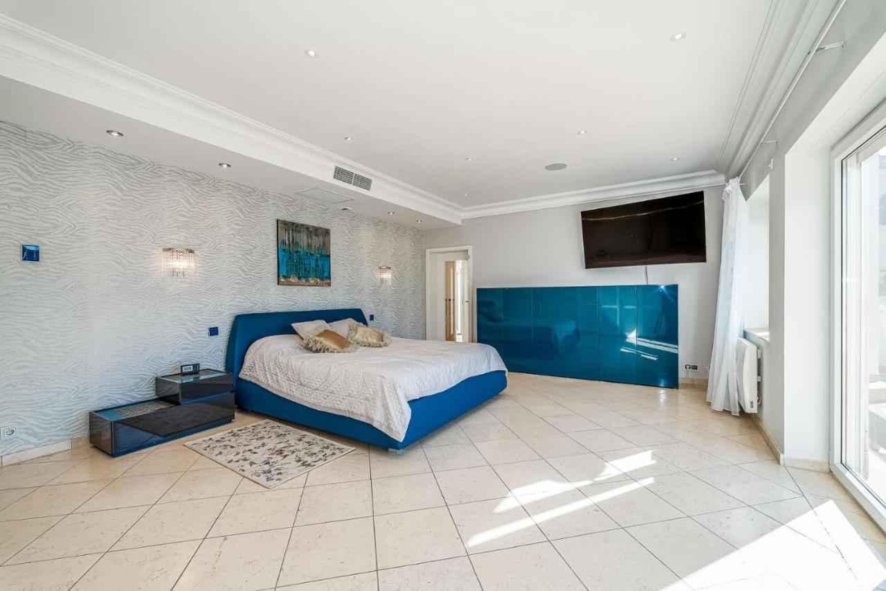 Villa Svim, Walking Distance To The Beach! มาร์เบยา ภายนอก รูปภาพ